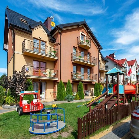 Nemo 2 Hotel Karwia Buitenkant foto