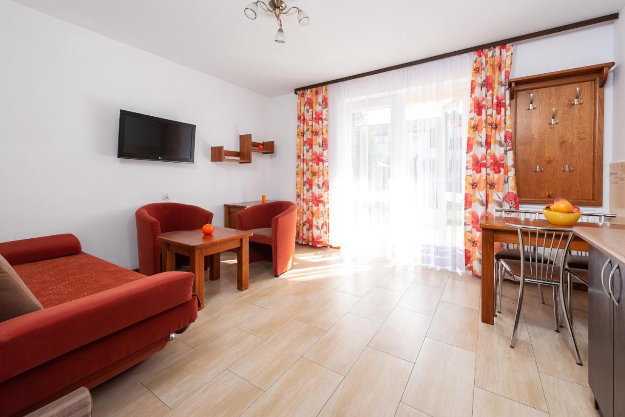 Nemo 2 Hotel Karwia Buitenkant foto