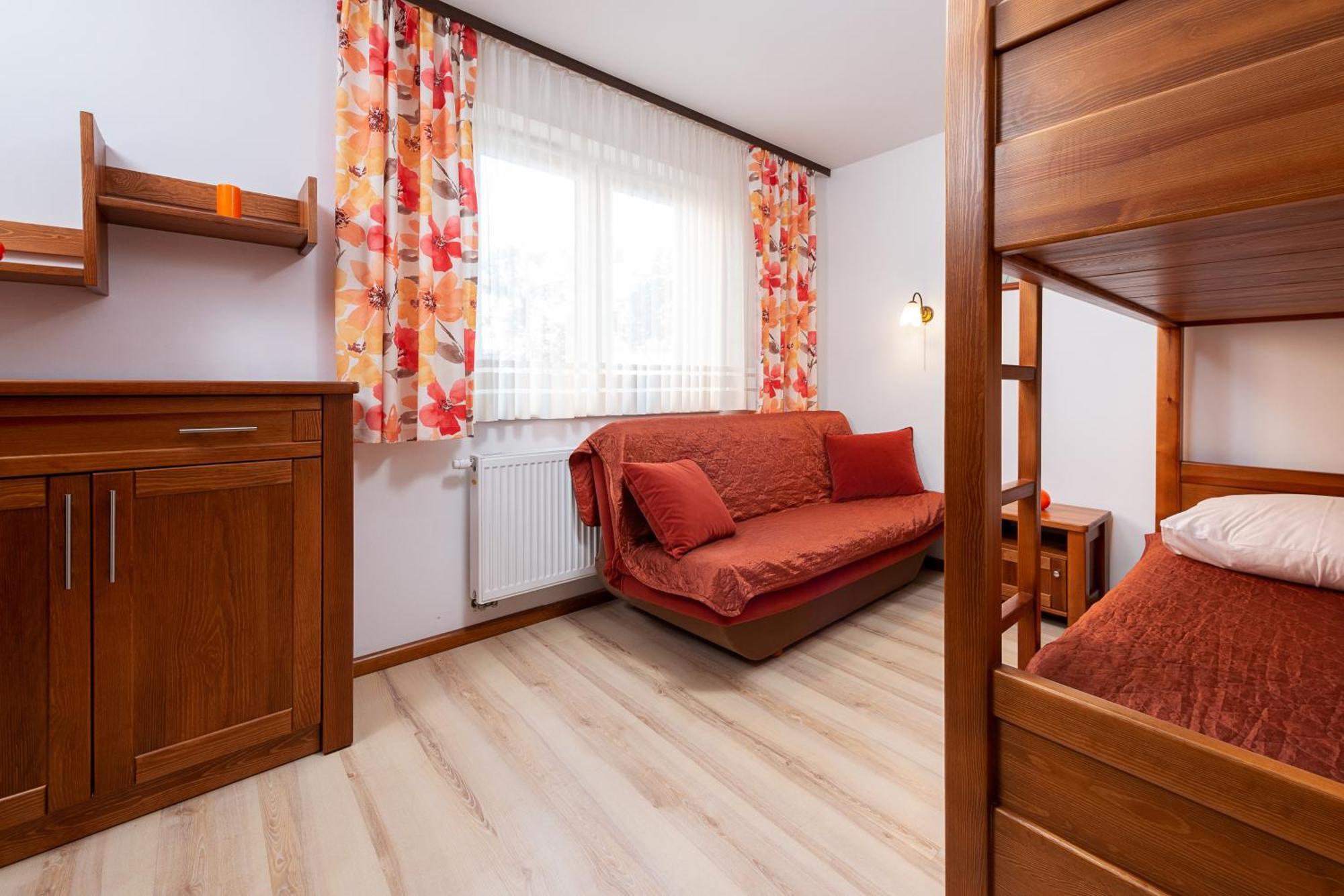 Nemo 2 Hotel Karwia Buitenkant foto