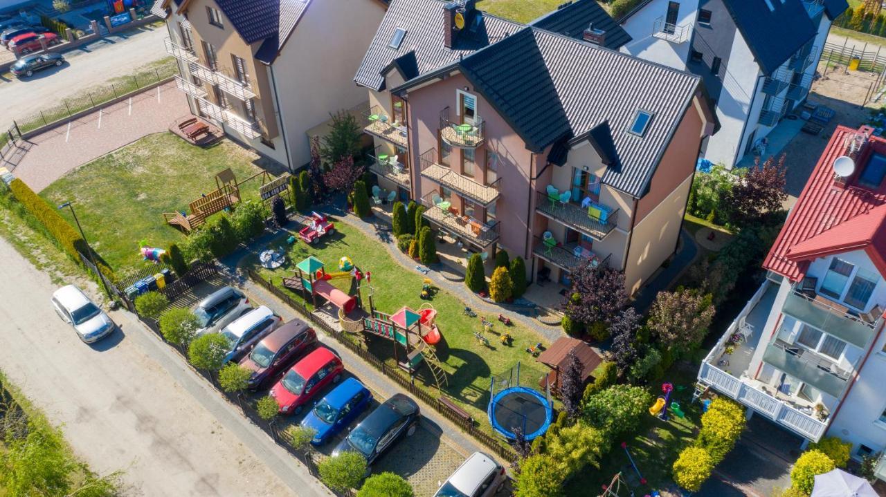 Nemo 2 Hotel Karwia Buitenkant foto