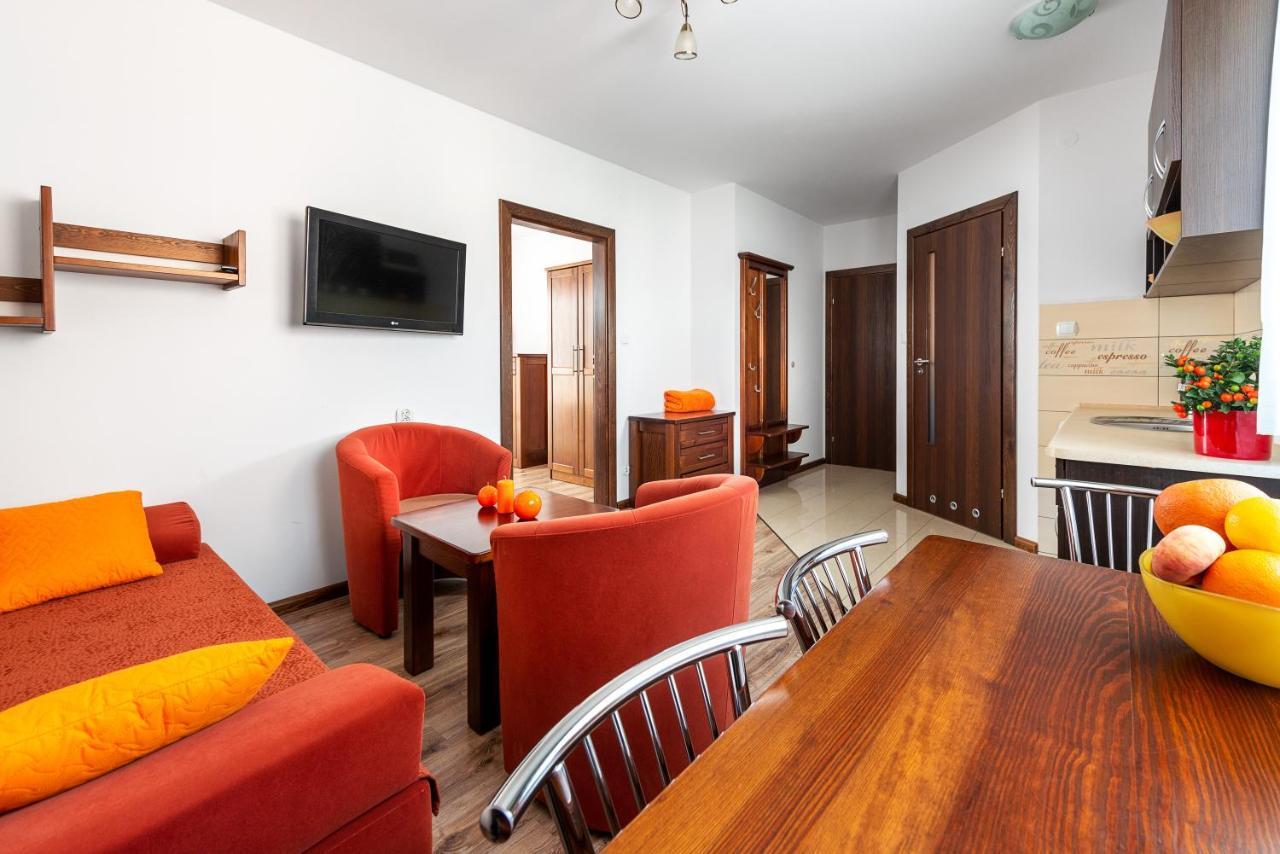 Nemo 2 Hotel Karwia Buitenkant foto