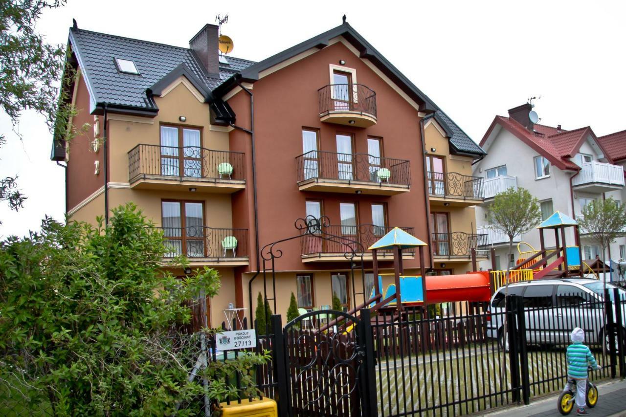 Nemo 2 Hotel Karwia Buitenkant foto