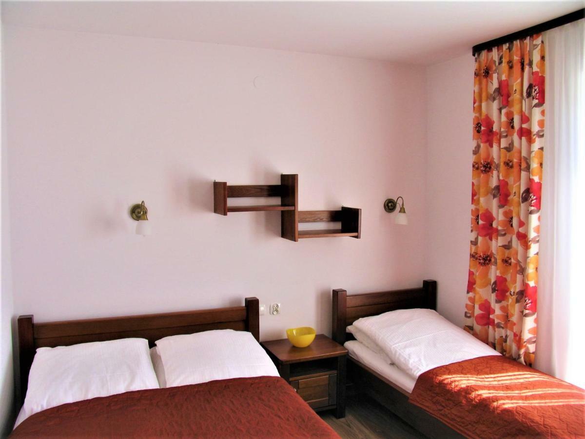 Nemo 2 Hotel Karwia Buitenkant foto