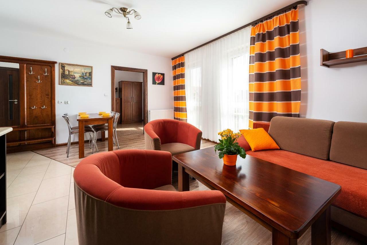 Nemo 2 Hotel Karwia Buitenkant foto