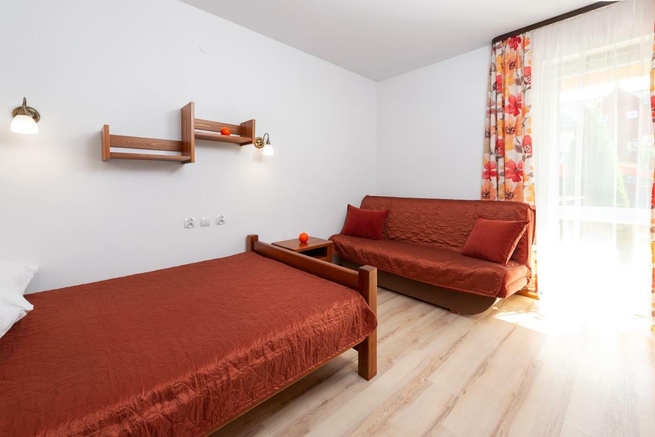 Nemo 2 Hotel Karwia Buitenkant foto