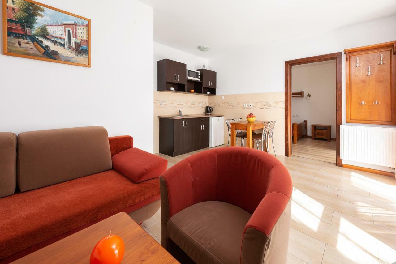 Nemo 2 Hotel Karwia Buitenkant foto
