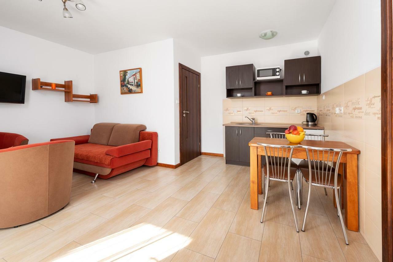 Nemo 2 Hotel Karwia Buitenkant foto