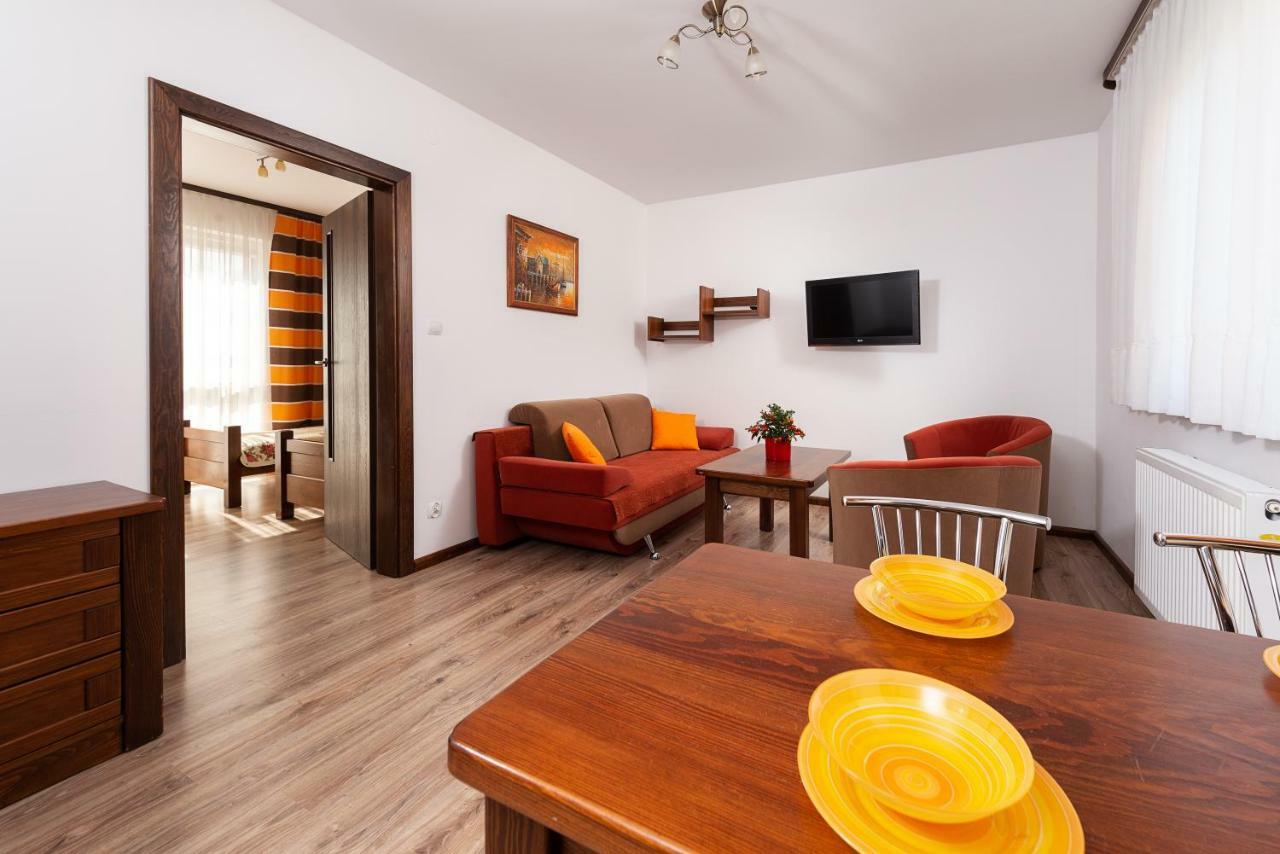 Nemo 2 Hotel Karwia Buitenkant foto
